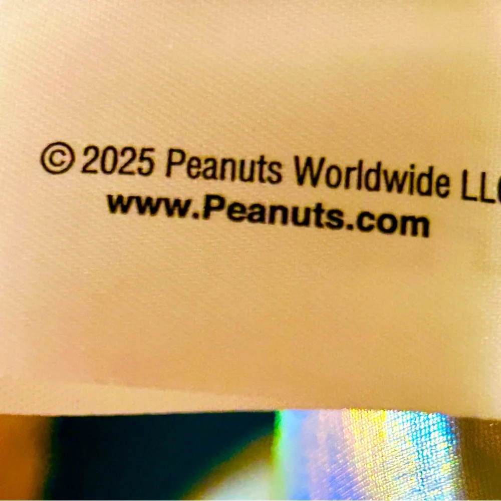 2025 Holographic SNOOPY 75 year Collectible Snoopy Dog - Picture 6 of 6